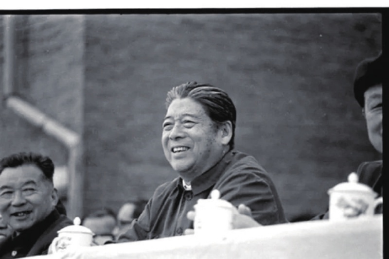 专论 || 朱明荣：传承饶斌精神，点燃中国汽车新引擎