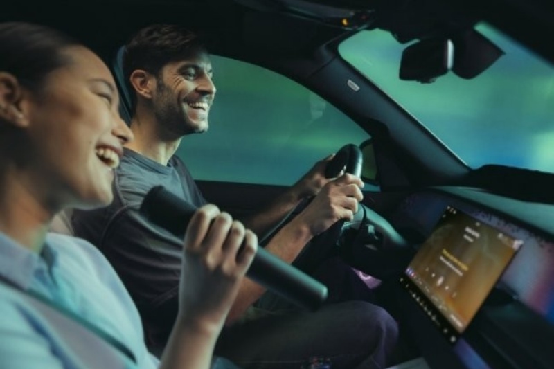 哈曼发布AI 赋能车载 K 歌平台Sing Drive 让每